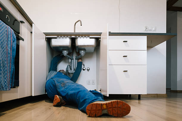 Professional Leak Detection technician working in Newtonville, NY